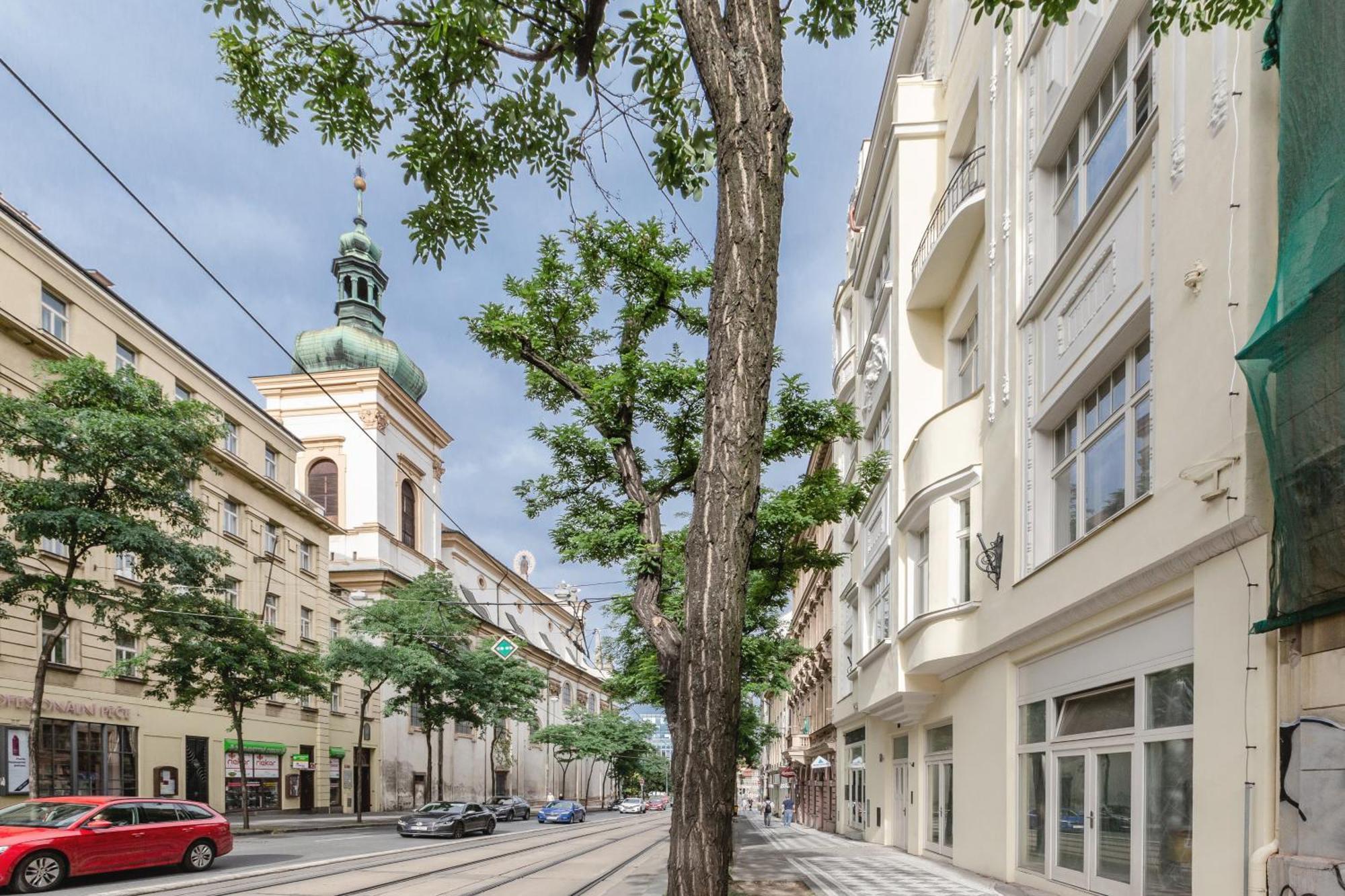 Turnkey I Charles Square Apartments Прага Экстерьер фото